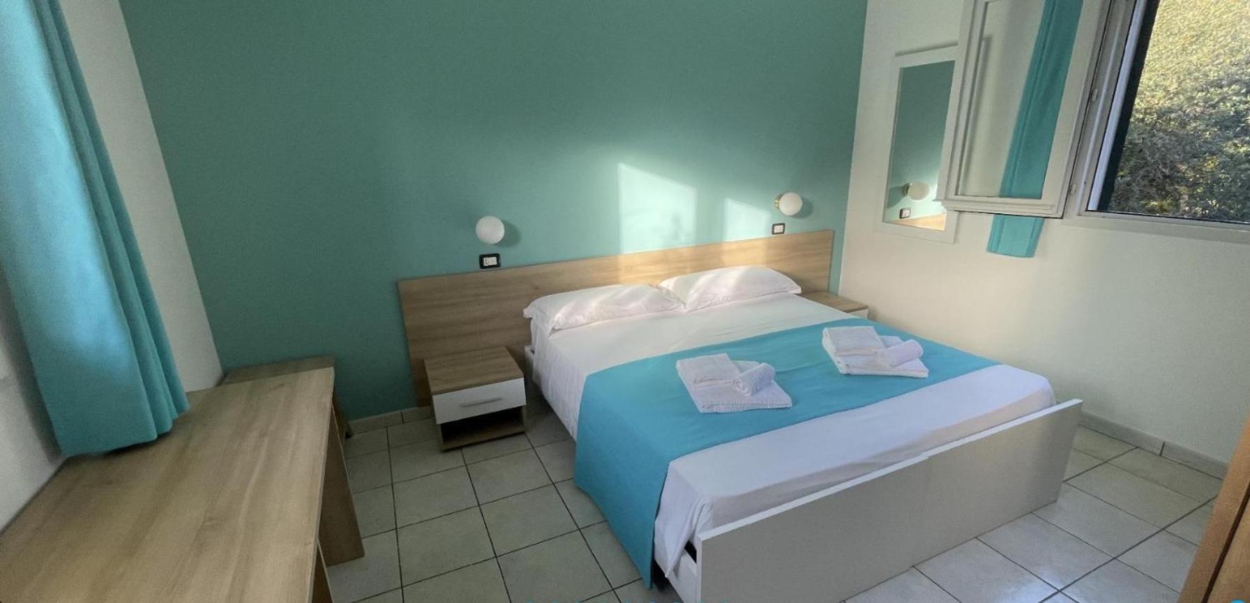 Hotel Dei Bizantini & Villaggio Campo Dei Messapi San Pietro in Bevagna Bagian luar foto